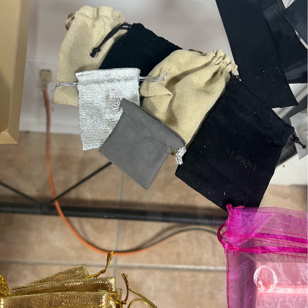 Jewelry/Gift Bags bundle - Picture 7 of 16